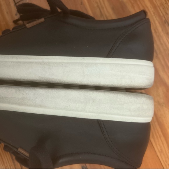 Ecco Black Soft leather Gortex Sneakers, Size 5, Rubber Soles. Worn 1/2 dz times - Picture 13 of 15